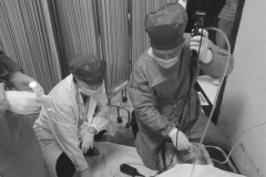 当即调派卫生局和防疫坐的人员赶往病院展开细